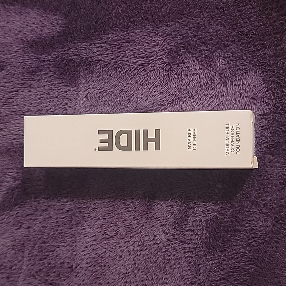 Hide Invisible Oil-Free Medium-Full Coverage Foundation brand new